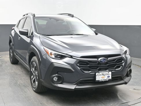 Used 2025 Subaru Crosstrek 2.0i Premium w/ Crosstrek Mirror Package image 3