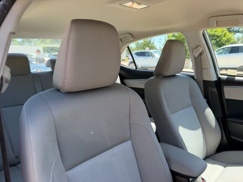 Used 2016 Toyota Corolla LE FWD image 9
