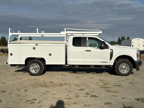 New 2025 Ford F350 XL w/ XL Chrome Package image 3