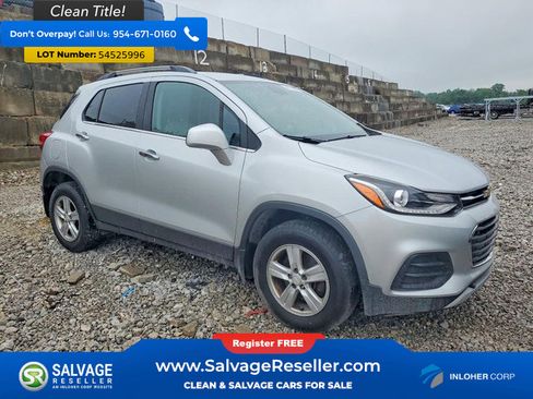 Used 2020 Chevrolet Trax LT w/ LT Convenience Package AWD/4WD image 5