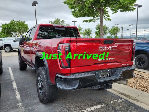 Used 2025 GMC Sierra 2500 AT4X AWD/4WD image 4