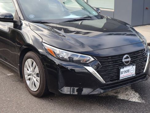 Certified 2025 Nissan Sentra S FWD image 4
