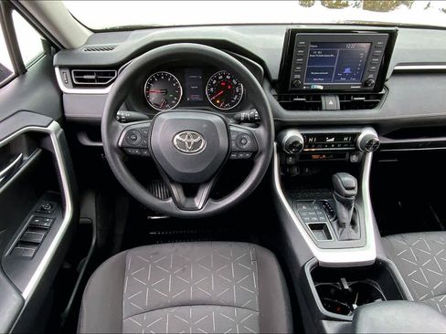 Used 2022 Toyota RAV4 XLE image 6