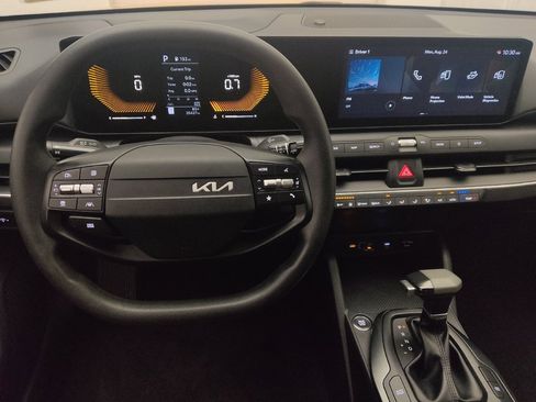 Used 2025 Kia K4 FWD image 22