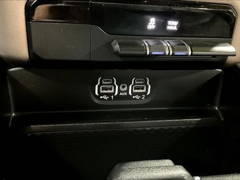 Used 2020 RAM 1500 Laramie AWD/4WD image 16