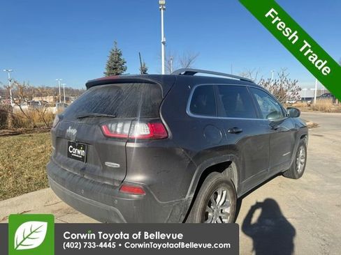 Used 2021 Jeep Cherokee Latitude Lux w/ Mopar Interior Package image 3