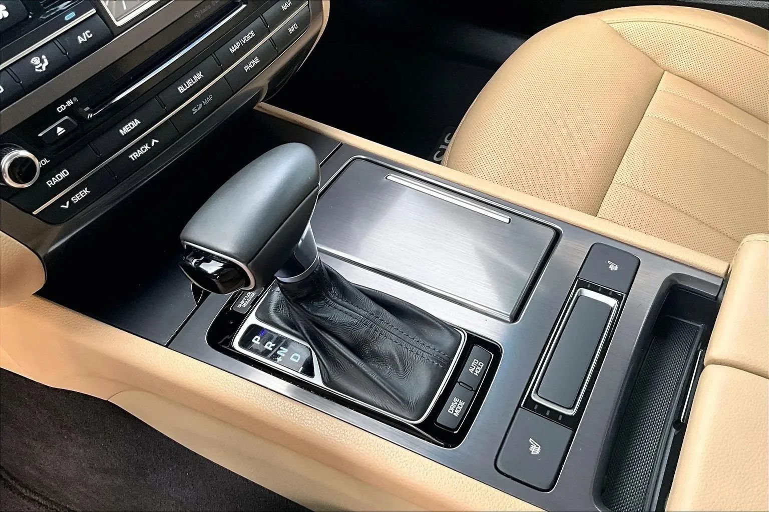 Used 2018 Genesis G80 3.8 RWD image 28
