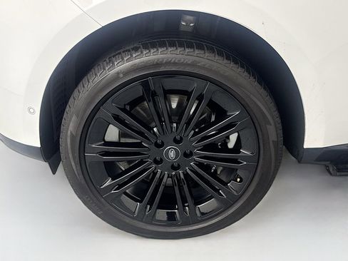 Certified 2023 Land Rover Range Rover SE image 31