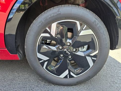Used 2023 Kia Niro Wind w/ Wind Preserve Package FWD image 5