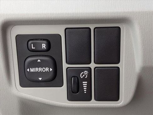 Used 2011 Toyota Prius Three w/ Navigation Pkg image 10