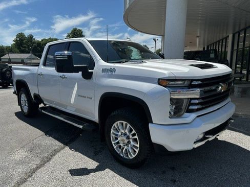 Used 2023 Chevrolet Silverado 3500 High Country AWD/4WD image 2