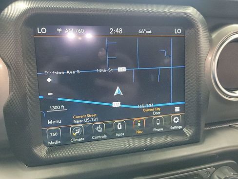 Used 2022 Jeep Gladiator Overland w/ Cold Weather Group image 8