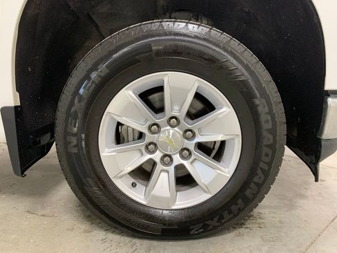 Used 2020 Chevrolet Silverado 1500 LT image 24