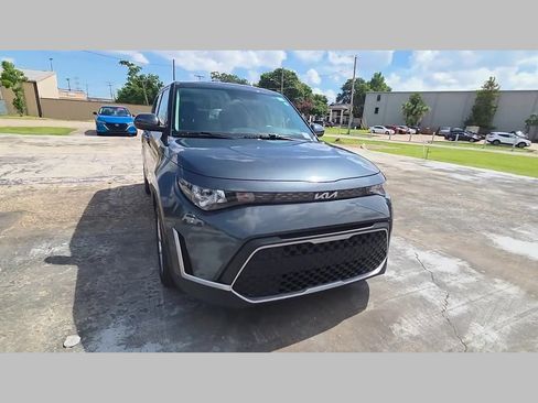 Used 2025 Kia Soul LX w/ LX Technology Package FWD image 50