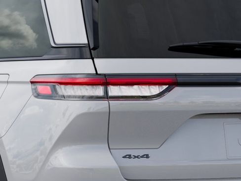 New 2026 Jeep Grand Cherokee Altitude AWD/4WD image 10