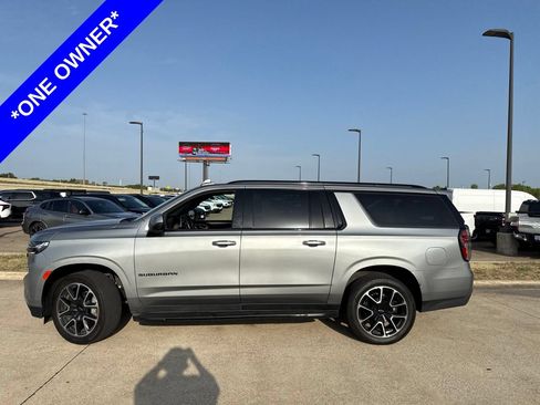 Used 2023 Chevrolet Suburban RST w/ Luxury Package RWD image 3