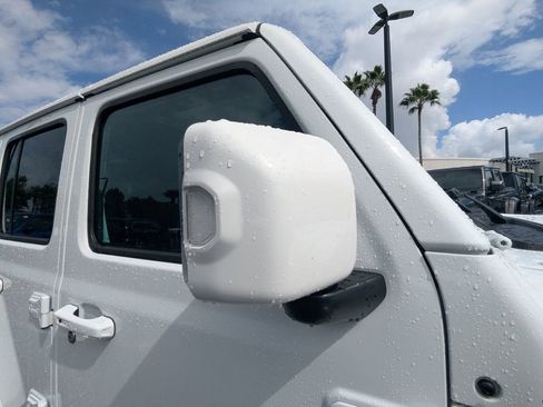 Used 2023 Jeep Wrangler Altitude image 22