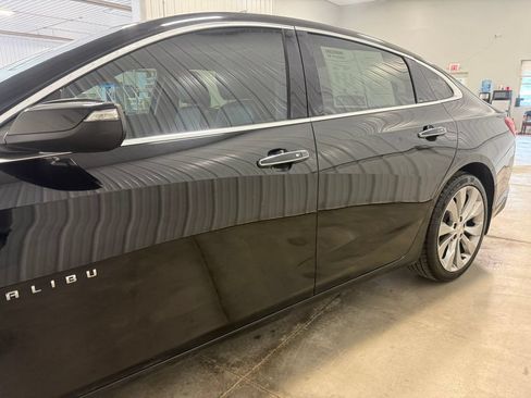 Used 2018 Chevrolet Malibu Premier w/ Premier Sun and Wheel Package FWD image 8