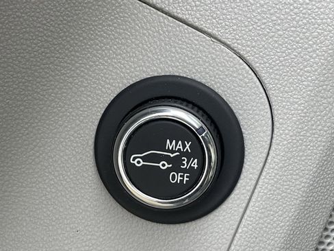 Used 2021 GMC Acadia SLE w/ Driver Convenience Package image 33