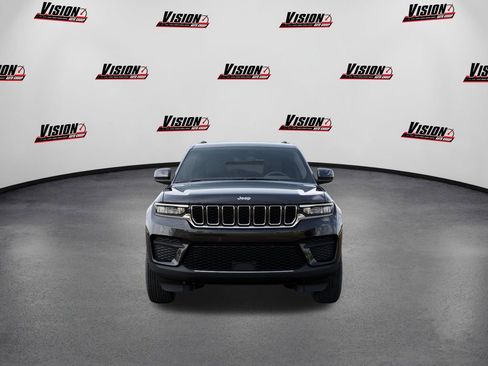 New 2025 Jeep Grand Cherokee Laredo w/ Luxury Tech Group I AWD/4WD image 6