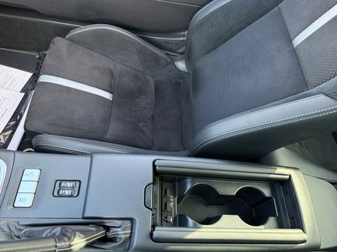 Used 2024 Toyota GR86 Premium image 14