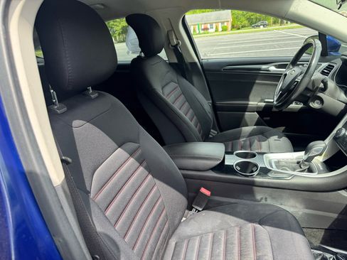 Used 2014 Ford Fusion SE w/ Equipment Group 201A image 23