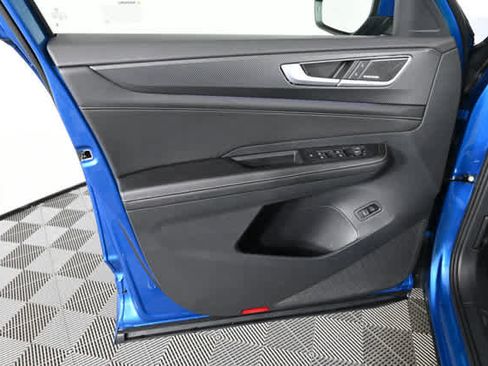 Used 2024 Volkswagen Atlas Cross Sport SEL Premium R-Line image 22