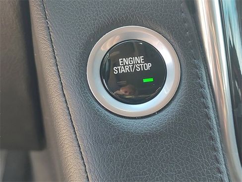 Used 2018 Cadillac Escalade ESV Luxury image 22