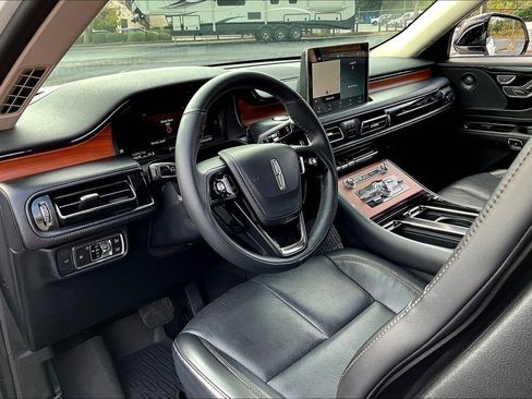 Used 2020 Lincoln Aviator Reserve w/ Class IV Trailer Tow Package image 14