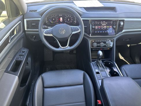 Certified 2023 Volkswagen Atlas SE image 7