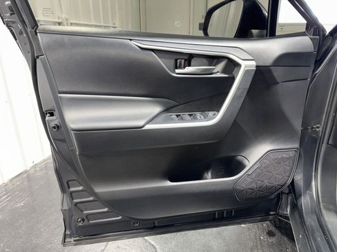 Used 2023 Toyota RAV4 XLE w/ Convenience Package image 18