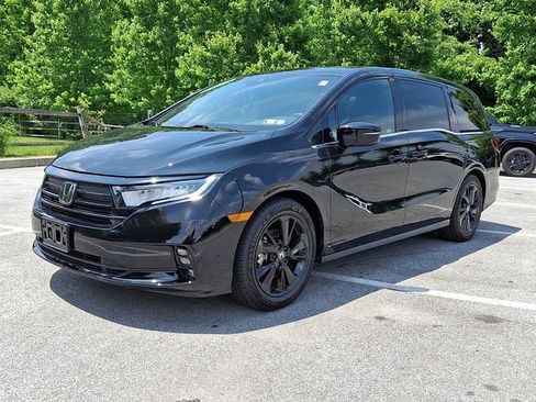 Used 2024 Honda Odyssey Sport image 3