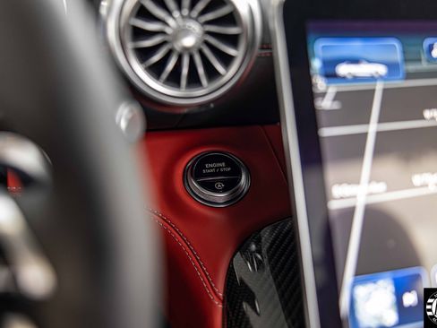 Used 2022 Mercedes-Benz SL 63 AMG 4MATIC w/ AMG Aerodynamic Package image 29