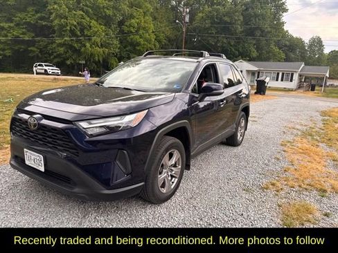 Used 2022 Toyota RAV4 XLE w/ Convenience Package AWD/4WD image 1