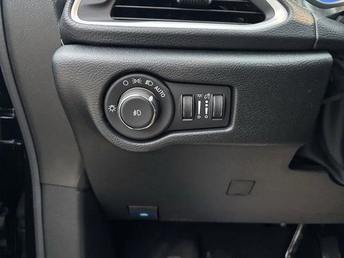 New 2026 Chrysler Pacifica Select w/ S Appearance Package AWD/4WD image 12