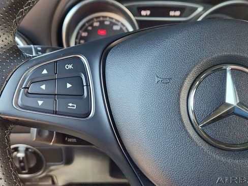 Used 2018 Mercedes-Benz CLA 250 image 35
