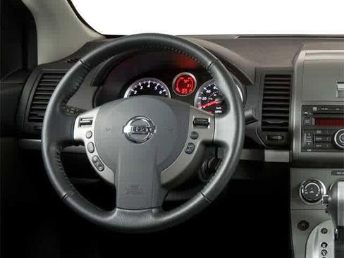 Used 2012 Nissan Sentra 2.0 SR FWD image 4