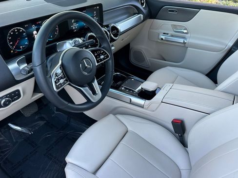 Certified 2022 Mercedes-Benz GLB 250 image 9