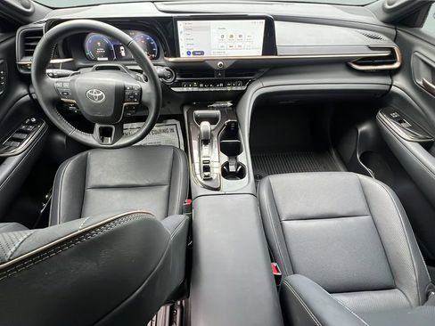 Certified 2025 Toyota Crown Signia w/ Advanced Technology Package AWD/4WD image 11