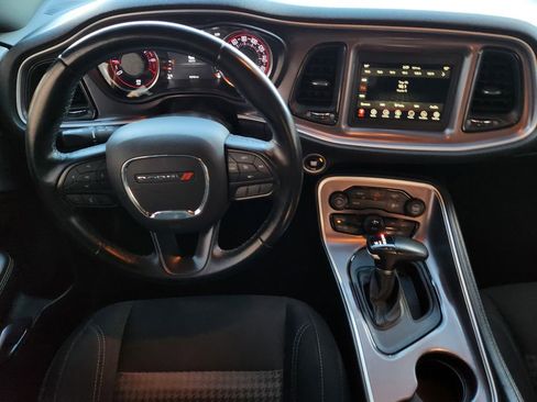 Used 2022 Dodge Challenger SXT image 26