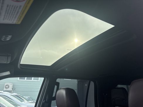 Used 2016 Ford Expedition EL Platinum image 13