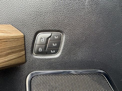 Used 2020 Ford F250 Lariat w/ Lariat Value Package image 37