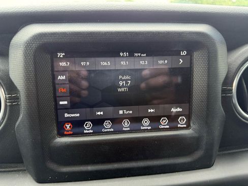 Used 2020 Jeep Wrangler Unlimited Sahara w/ Safety Group AWD/4WD image 13