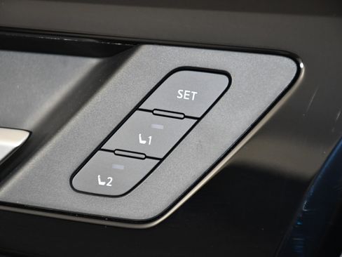 Used 2025 Mitsubishi Outlander SEL image 35