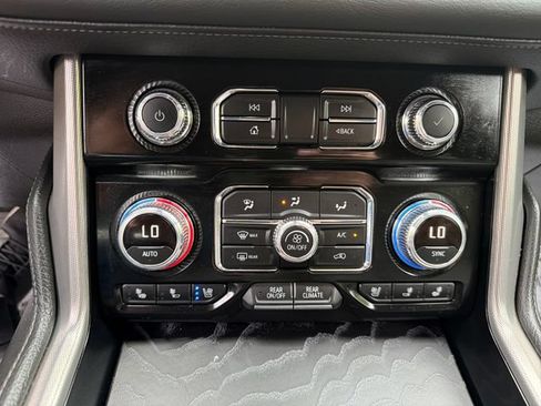 Used 2024 GMC Yukon XL Denali AWD/4WD image 21
