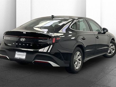 Certified 2025 Hyundai Sonata SE image 11