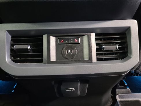 Used 2025 Ford F250 Lariat w/ Lariat Ultimate Package image 24