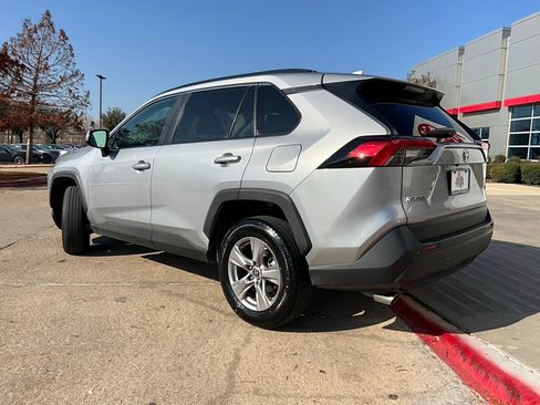 Used 2025 Toyota RAV4 XLE image 8