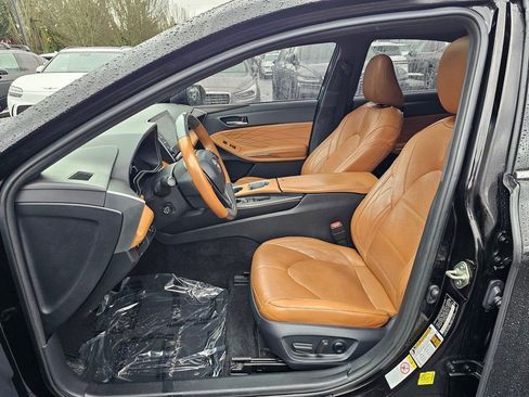 Used 2019 Toyota Avalon Limited w/ Preferred Accessory Package FWD image 21