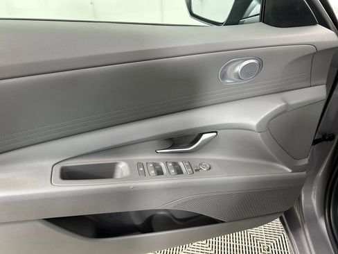 Used 2024 Hyundai Elantra SEL image 18